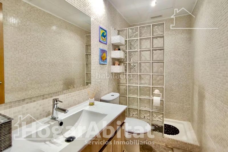 Foto e938c41e-4b2c-423c-b2b5-d20c509c2e64. Casa adosada precioso adosado en residencial con piscina, garaje y dos terrazas en Sagunt