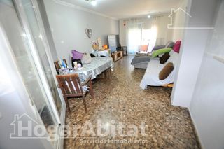 Flat  Calle vilamarxant. Espacio y tranquilidad con 3 terrazas, balcón y ascensor!