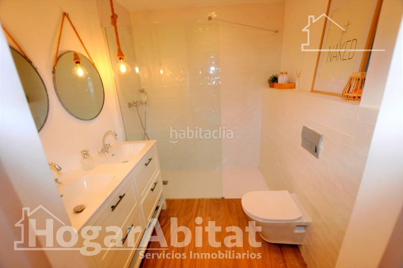 Foto 0ed0e86b-87ea-4c99-8c67-4eedbd356308. Casa adosada gran adosado en residencial, sofisticado y luminoso con garaje y dos terrazas en San Antonio de Benagéber