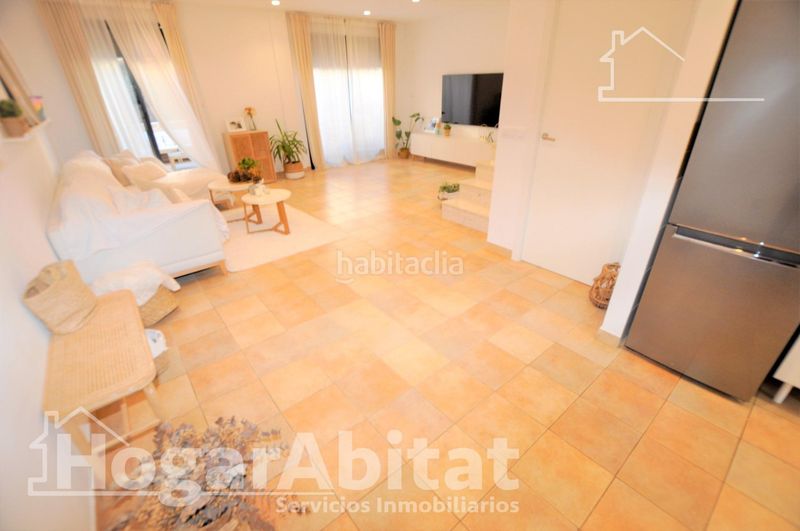 Foto 16ce7905-4b02-49b8-bc65-6ed8f46396f4. Casa adosada gran adosado en residencial, sofisticado y luminoso con garaje y dos terrazas en San Antonio de Benagéber