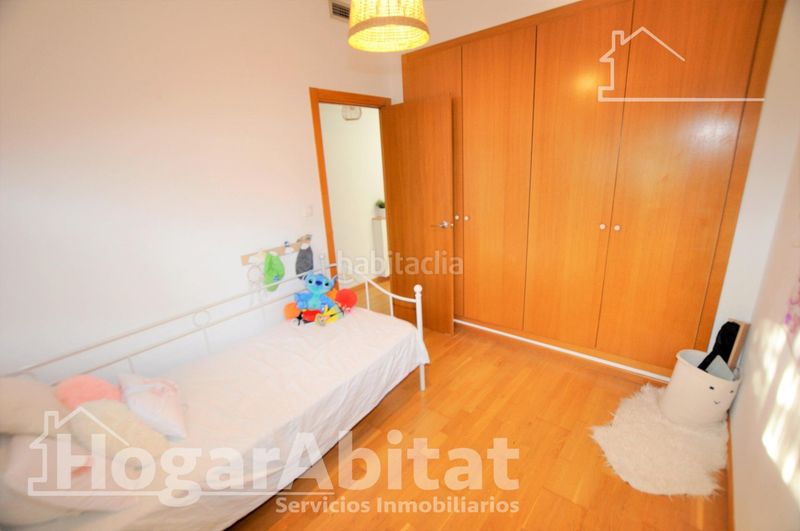 Foto 6f65cb93-7215-45d3-9fad-ede6038edafb. Casa adosada gran adosado en residencial, sofisticado y luminoso con garaje y dos terrazas en San Antonio de Benagéber