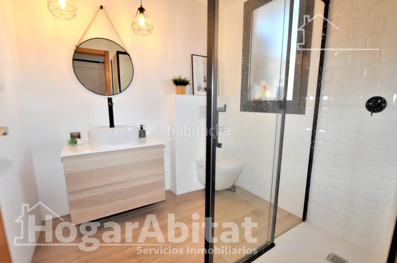 Foto 7f2ba951-b178-44a4-8afc-82dbf056ed47. Casa adosada gran adosado en residencial, sofisticado y luminoso con garaje y dos terrazas en San Antonio de Benagéber