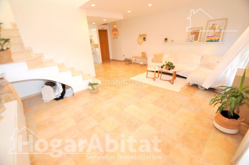 Foto 98be867c-09bf-4878-97ec-6e94e71db79b. Casa adosada gran adosado en residencial, sofisticado y luminoso con garaje y dos terrazas en San Antonio de Benagéber