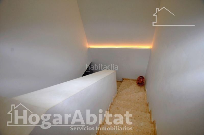 Foto 98d6f1f4-4c2d-48bf-a15f-fc0d051c4e65. Casa adosada gran adosado en residencial, sofisticado y luminoso con garaje y dos terrazas en San Antonio de Benagéber