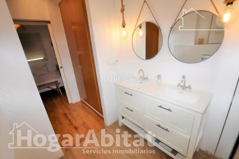 Foto ca292cef-97f3-4dd9-82b5-872d7b32ddf5. Casa adosada gran adosado en residencial, sofisticado y luminoso con garaje y dos terrazas en San Antonio de Benagéber