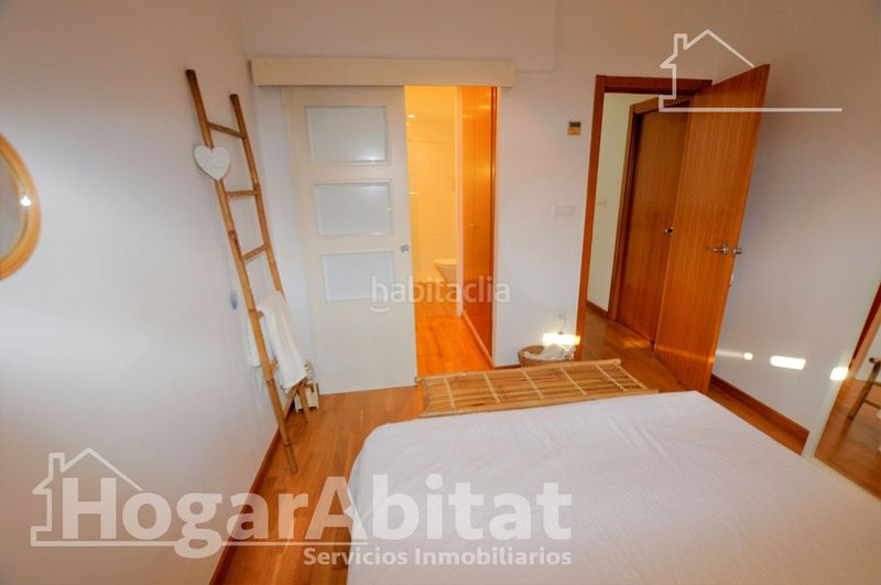 Foto e7d209b3-5235-4188-8c13-57c0d126b76f. Casa adosada gran adosado en residencial, sofisticado y luminoso con garaje y dos terrazas en San Antonio de Benagéber