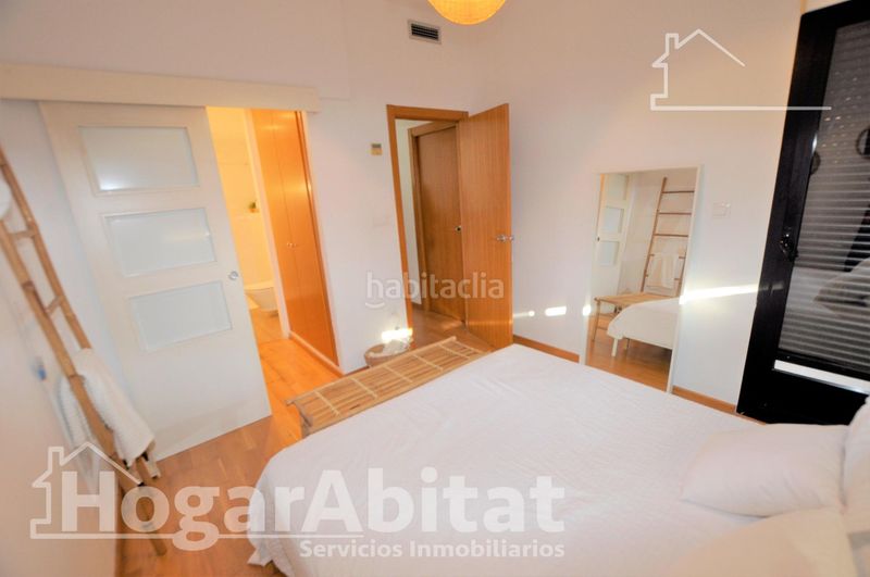 Foto f60e5d50-144f-481e-bd3b-bc706bdd118e. Casa adosada gran adosado en residencial, sofisticado y luminoso con garaje y dos terrazas en San Antonio de Benagéber