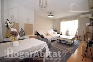 Appartement  Calle del riu vinalopó. Seminuevo exterior con ascensor y garaje