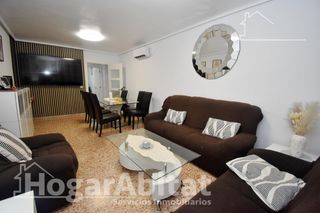 Appartement  Calle don juan de austria. Semireformada con 4 dormitorios y ascensor