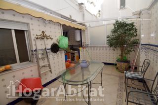 Appartement  Calle santa teresa. Renovado y muy amplio con terraza y balcón