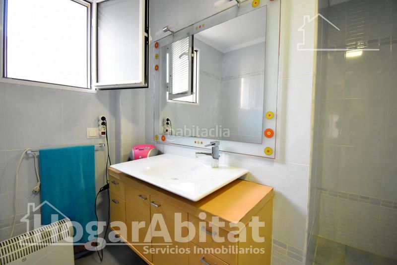 Foto 235c5afc-9b3a-4e04-9926-1f4b7f2ae976. Casa adossada amb aparcament a Miramar