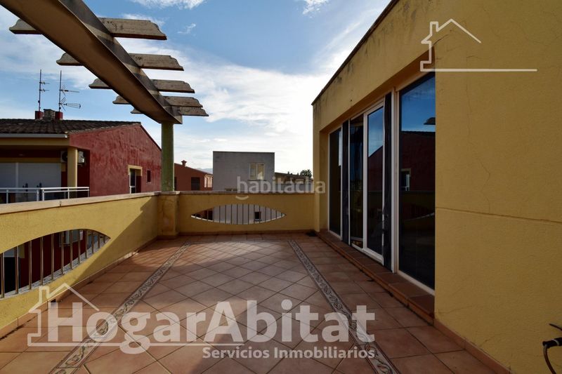 Foto 33c79cba-968e-4e86-94b3-77c3b58c4547. Casa adossada amb aparcament a Miramar