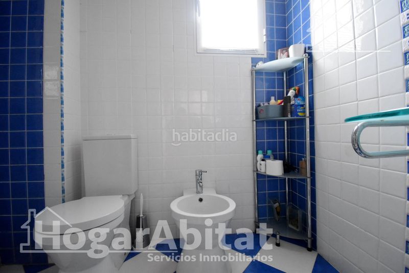 Foto 455379a7-c53d-4f90-960d-af4871d17492. Casa adossada amb aparcament a Miramar