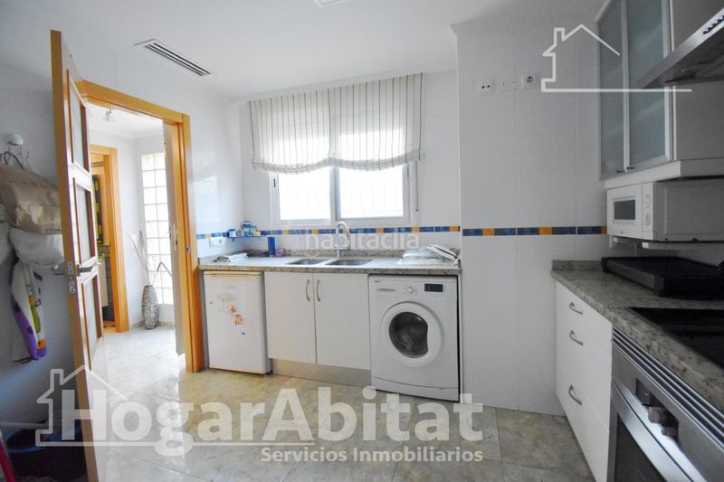 Foto 8650491c-6b92-4fb7-a267-35f6fca2276d. Casa adossada amb aparcament a Miramar