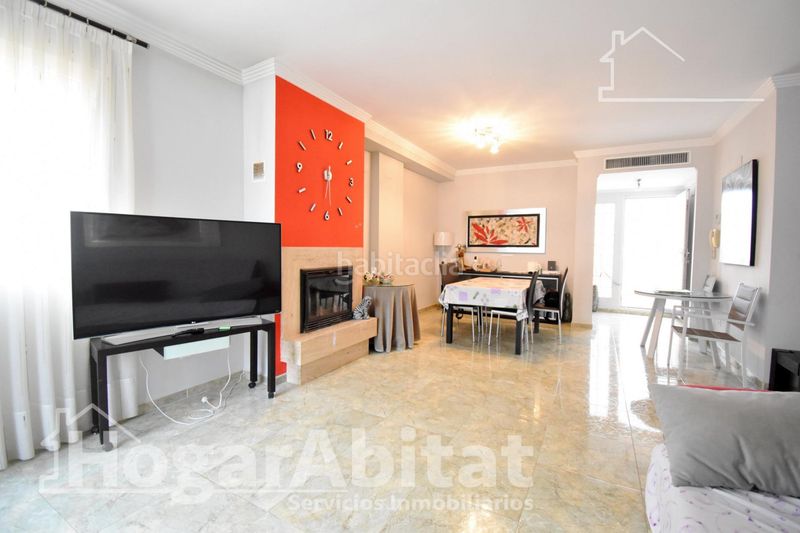 Foto 944e8862-33bc-44a4-9ab0-ed1b96e633a3. Casa adossada amb aparcament a Miramar