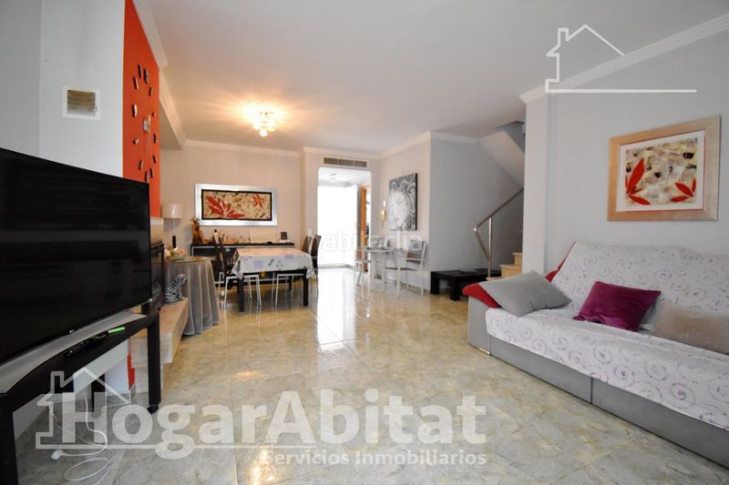 Foto b22bf534-dcbf-4956-9cc8-da7839fc50fb. Casa adossada amb aparcament a Miramar