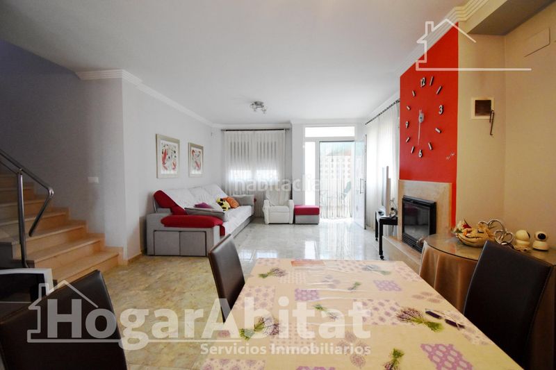 Foto b6c8b563-f636-4acc-bfea-354ea13e44a8. Casa adossada amb aparcament a Miramar