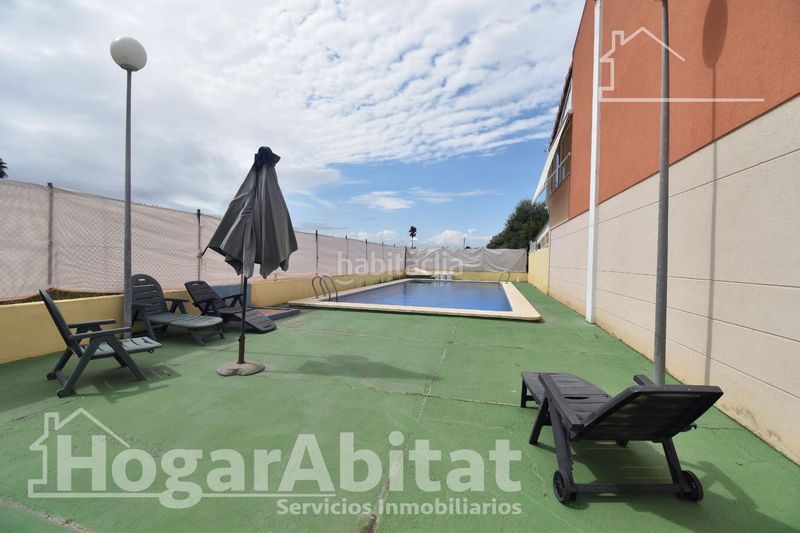 Foto 2ebe57d7-dcec-4ef8-bbd9-f99c52a5d6e9. Casa adossada amb calefacció aparcament piscina a Almazora / Almassora