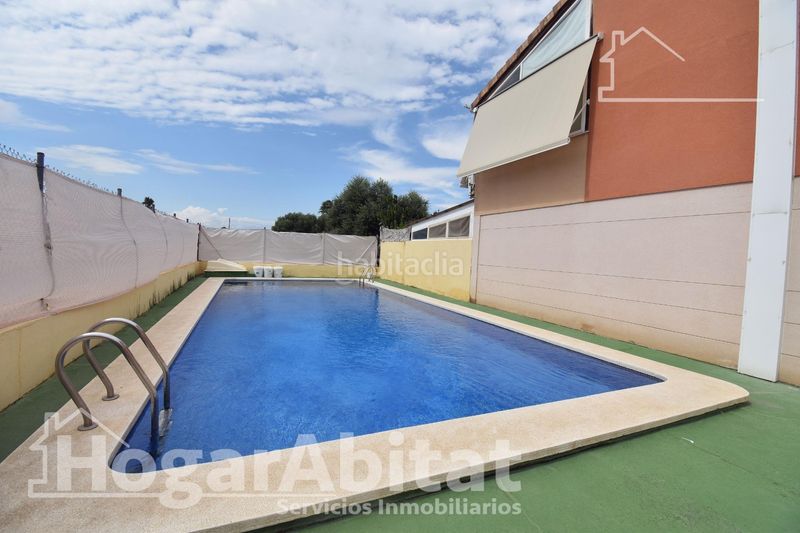 Foto 8345201f-ca76-47dc-8094-cbb16da31447. Casa adossada amb calefacció aparcament piscina a Almazora / Almassora
