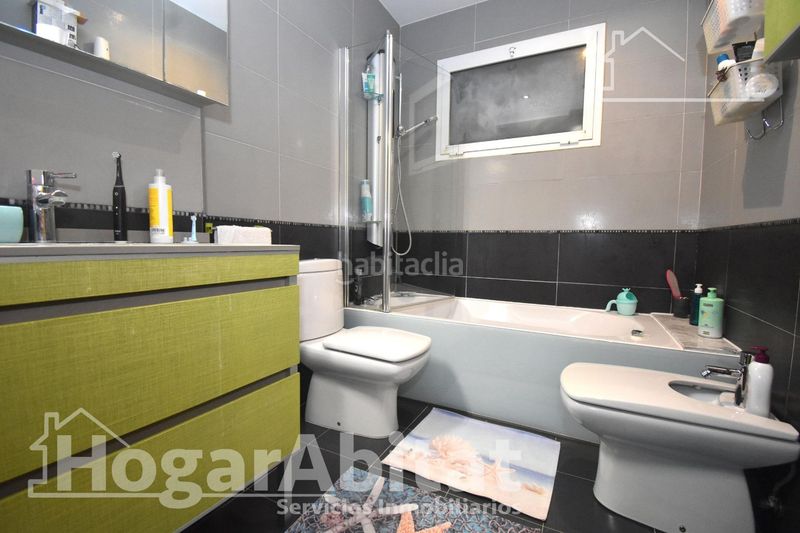 Foto e9190559-f4eb-4727-921a-db76a45ee423. Casa adossada amb calefacció aparcament piscina a Almazora / Almassora