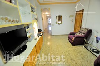 Maison  Calle poeta llorente. Casa amplia y luminosa con tres terrazas y gran garaje, en el ce