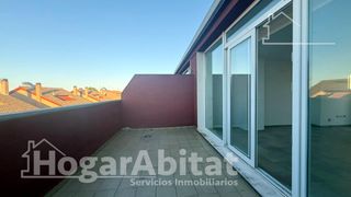 Casa adosada  Calle les germanías. Amplio adosado con dos terrazas en zona demandada