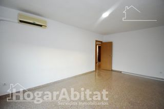 Appartement  Avenida castellón. Semireformado con balcón y ascensor