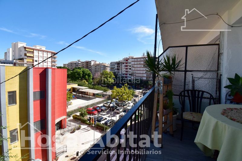 Foto 55da312c-01b9-4c4d-aa68-3ba2853a677e. Pis a Corea Gandia