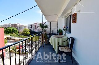 Appartamento  Calle lluís vives. Semireformado con terraza en corea de gandia
