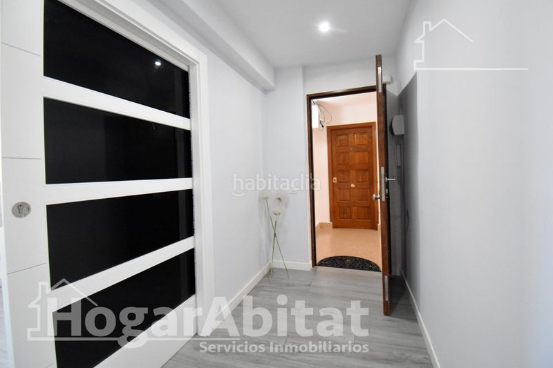 Foto d1da49b1-4647-417d-a373-e89541ad857c. Pis a Corea Gandia