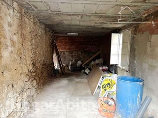 Maison  Calle atzavara (de l'). Hazla a tu gusto! casa esquinera y económica con garaje para ref