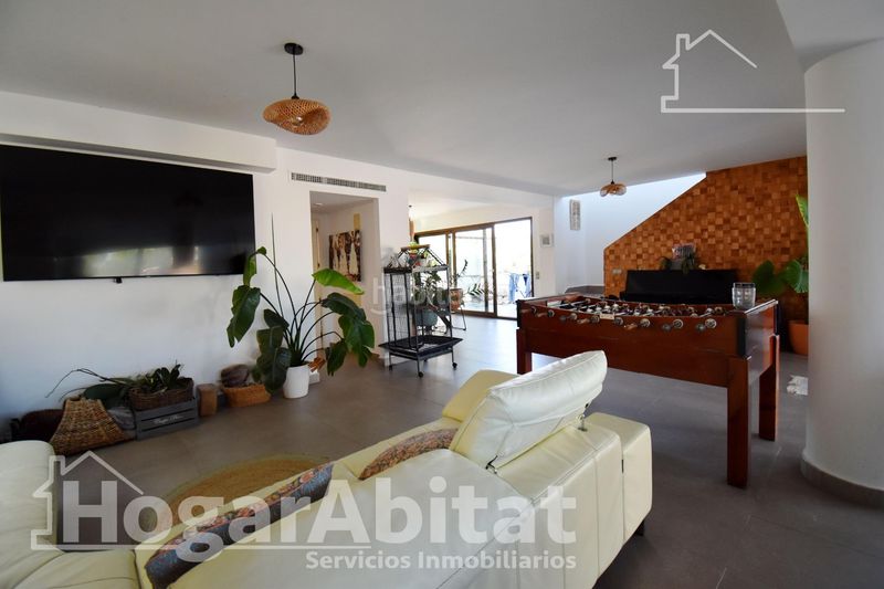 Foto 065fd871-0ffd-469a-9166-38804b315f3e. Chalet with parking pool in Urbanizaciones Gandia