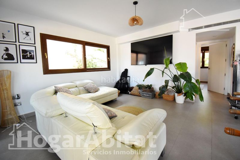 Foto a8f82d05-5ca9-42a2-bf9e-5f17abee41d0. Chalet with parking pool in Urbanizaciones Gandia