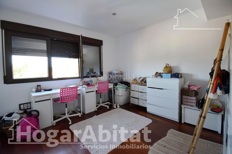 Foto b593b017-efae-44c8-8331-74a7e47629d7. Chalet with parking pool in Urbanizaciones Gandia