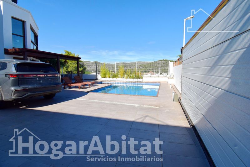 Foto bbb27a5a-48a3-4bab-a8b2-3e82b731c4c0. Chalet with parking pool in Urbanizaciones Gandia