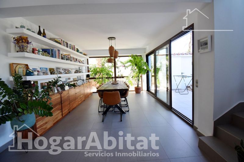 Foto cb6e0603-472b-4336-b8a6-ebe39cc5183e. Chalet with parking pool in Urbanizaciones Gandia