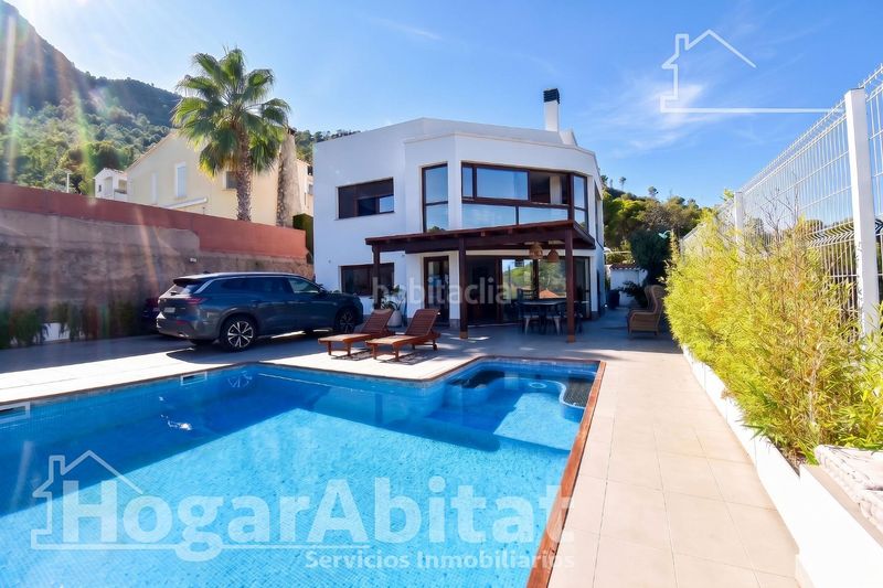 Foto ddcd09e0-844c-4ec6-849b-1d9fc0422978. Chalet with parking pool in Urbanizaciones Gandia
