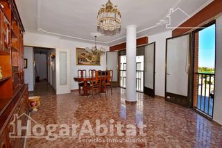 Appartement  Calle verger. Muy amplio con balcón y ascensor