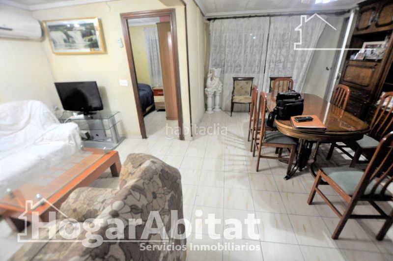 Foto 47815380-f6c9-41d5-9a9f-dac68b7716de. Piso para reformar, luminoso y exterior de tres dormitorios en Valencia