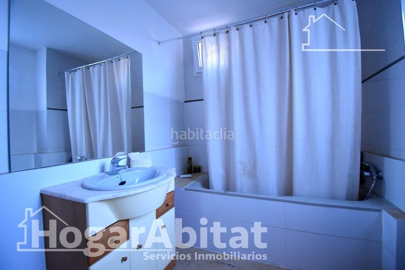 Foto e753047b-e174-4a1c-918c-97b6a3aa43b5. Casa amb calefacció aparcament a Bellreguard