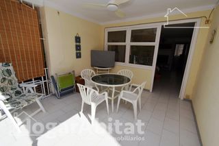 Flat  Calle villareal. Acogedor apartamento con amplia terraza y plaza de garaje junto