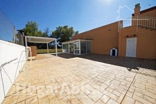 Chalet  Calle venta lanuza. Respira paz entre el mar y la montaña en este exclusivo chalet p