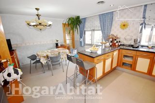 Appartement  Ronda mijares. Espacioso piso con dos plazas de garaje y dos trasteros en el ce