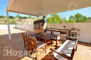 Xalet  Calle venta lanuza. Respira paz entre el mar y la montaña en este exclusivo chalet p