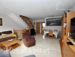 Casa adossada  Calle antonio luque vicens. Espacio, luz y tranquilidad familiar en este amplio adosado con