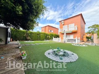 Chalet  Calle 139. Privacidad y vida al aire libre en este exclusivo chalet con jar