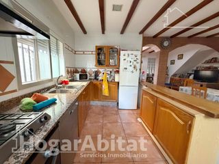 Haus  Calle la plata. Amplia casa con terraza y garaje cerca de la playa de sagunto