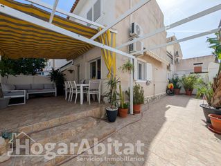 Casa adosada  Calle monte de santa pola. Cerca del mar! precioso adosado reformado en residencial, con so