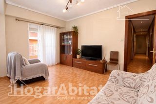 Flat  Calle reina. Luz natural y amplitud en este piso esquinero con dos balcones,