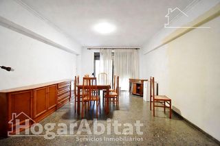 Appartamento  Calle ausias march, d'. Perfecto para invertir! amplio, luminoso y económico con garaje